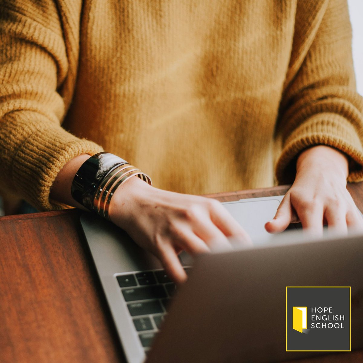 hope_esol's tweet photo. Being able to confidently use a computer and access the internet can make all the difference to our students' lives. That's why we run Digital Skills classes, as well as English language classes, for refugees and asylum seekers. https://t.co/a4aqVJ5SB2