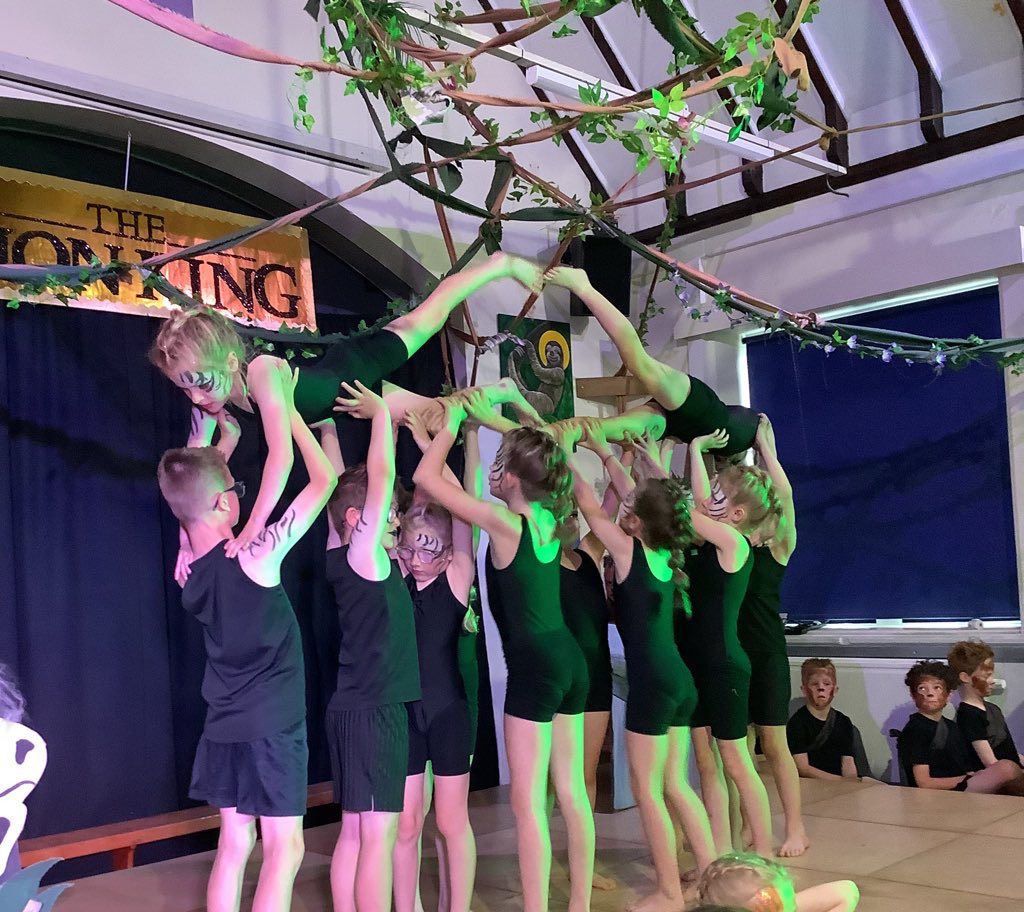 SimonstoneStP's tweet photo. What a year, what a show, what a school! We wish all of our families and community a lovely summer! #Simonstone https://t.co/dosCVZJYvr