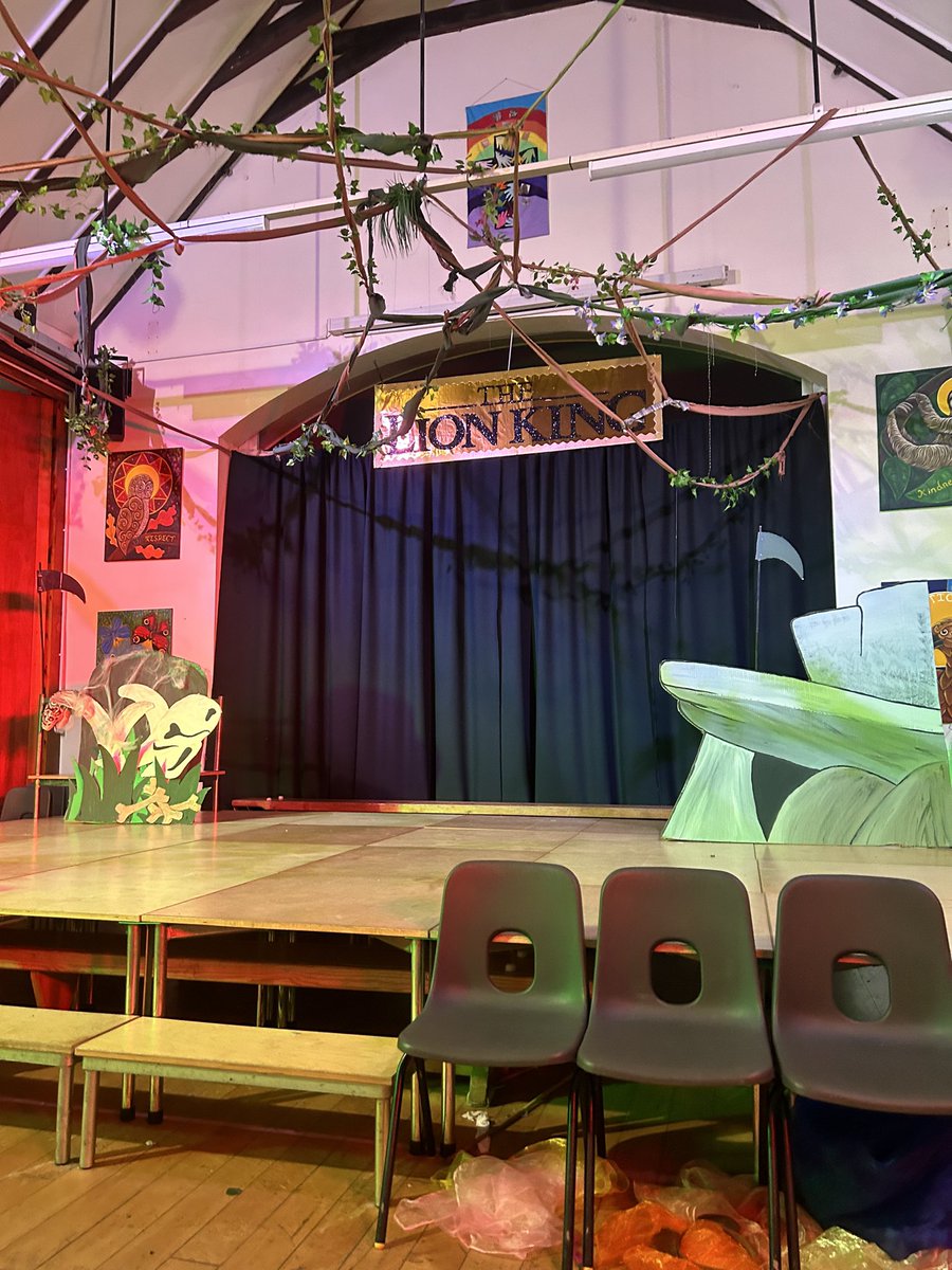 SimonstoneStP's tweet photo. What a year, what a show, what a school! We wish all of our families and community a lovely summer! #Simonstone https://t.co/dosCVZJYvr