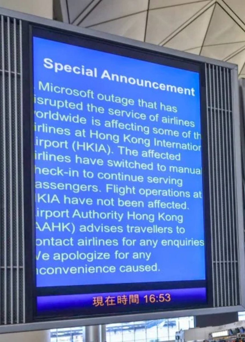 dereckblanco's tweet photo. 🇭🇰 | Aviso en el aeropuerto de Hong Kong ante falla masiva informática. #AlertaNews https://t.co/QT9oAscoWz