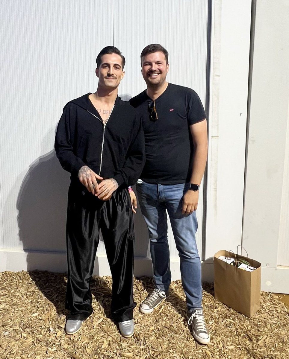 Mamaskinandmore's tweet photo. Damiano e Ethan con un simpatico fan 18/7/2024 Lisbona Portogallo Superbock Superrock festival #mamaskinandmore #thisismamaskin #maneskinfanclub #maneskin #damianodavid #ethantorchio #superbock #superrock https://t.co/c4AdGAq5FT