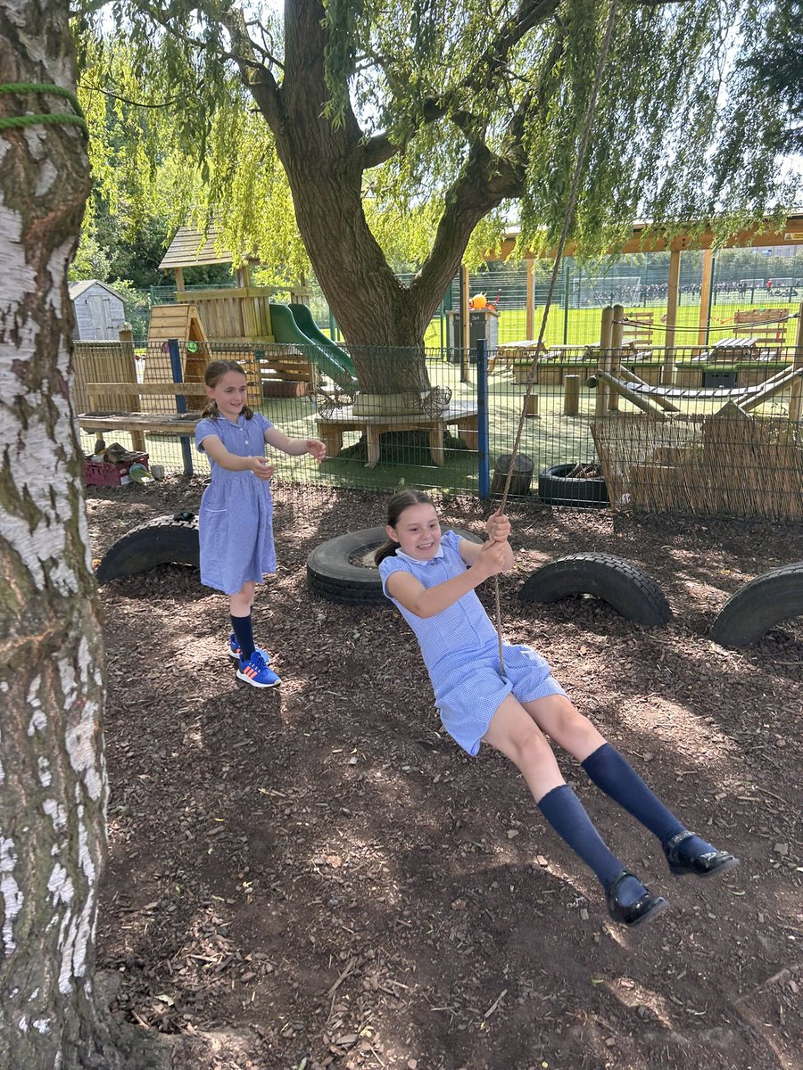 StVincentsPr's tweet photo. 🌳 Year 5 Forest School 🌳 #passionateaboutlearning https://t.co/MWteje3QUg