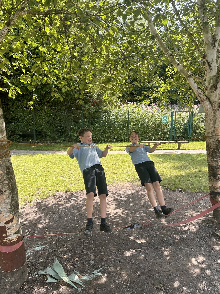 StVincentsPr's tweet photo. 🌳 Year 5 Forest School 🌳 #passionateaboutlearning https://t.co/MWteje3QUg