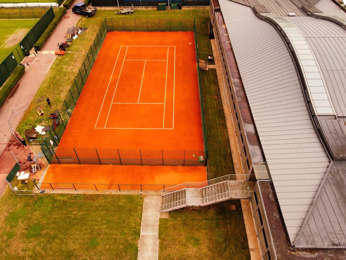 ClayServices's tweet photo. Drone view of the installation of the Red Plus court at the National Tennis Centre… we are biased but clay is beautiful ❤️ 🎾 

#claycourt #hybridclay #tenniscourt #lta #beautiful #droneview #italianclay #redplus #claycourtservices #playonclay #NTC #nationaltenniscentre #teamgb https://t.co/jXARX61u7r