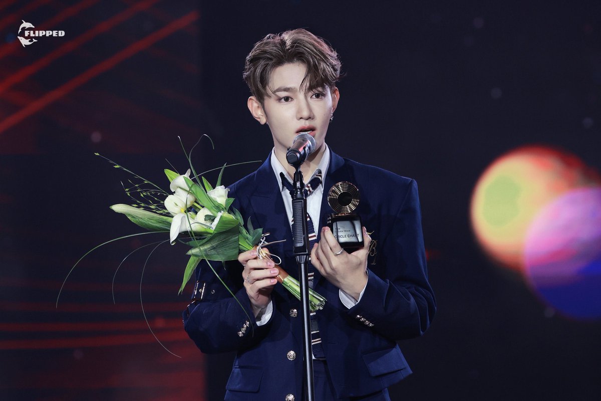 haobinsplanet's tweet photo. we are so immensely proud of you in every way hao hao, you deserve this award so much! 🥹🖤 here's to more amazing achievements in the future

ZHANG HAO BLUE DRAGON AWARD 

#장하오_청룡OST인기상_축하해
#IWannaKnow1stAward 
#ZHANGHAO https://t.co/jSs3OjTXbI