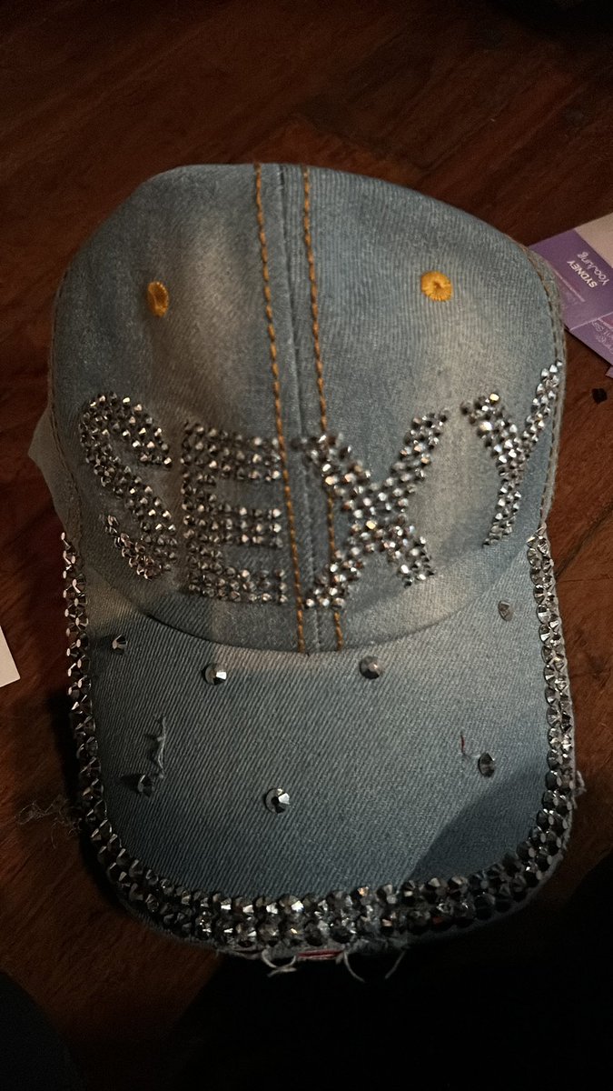 staravys's tweet photo. THATS MY HAT IT SAYS SEXY MILL CONFIRMED SEXIEST MEMBER OF OOO https://t.co/5wVYhNHEGS