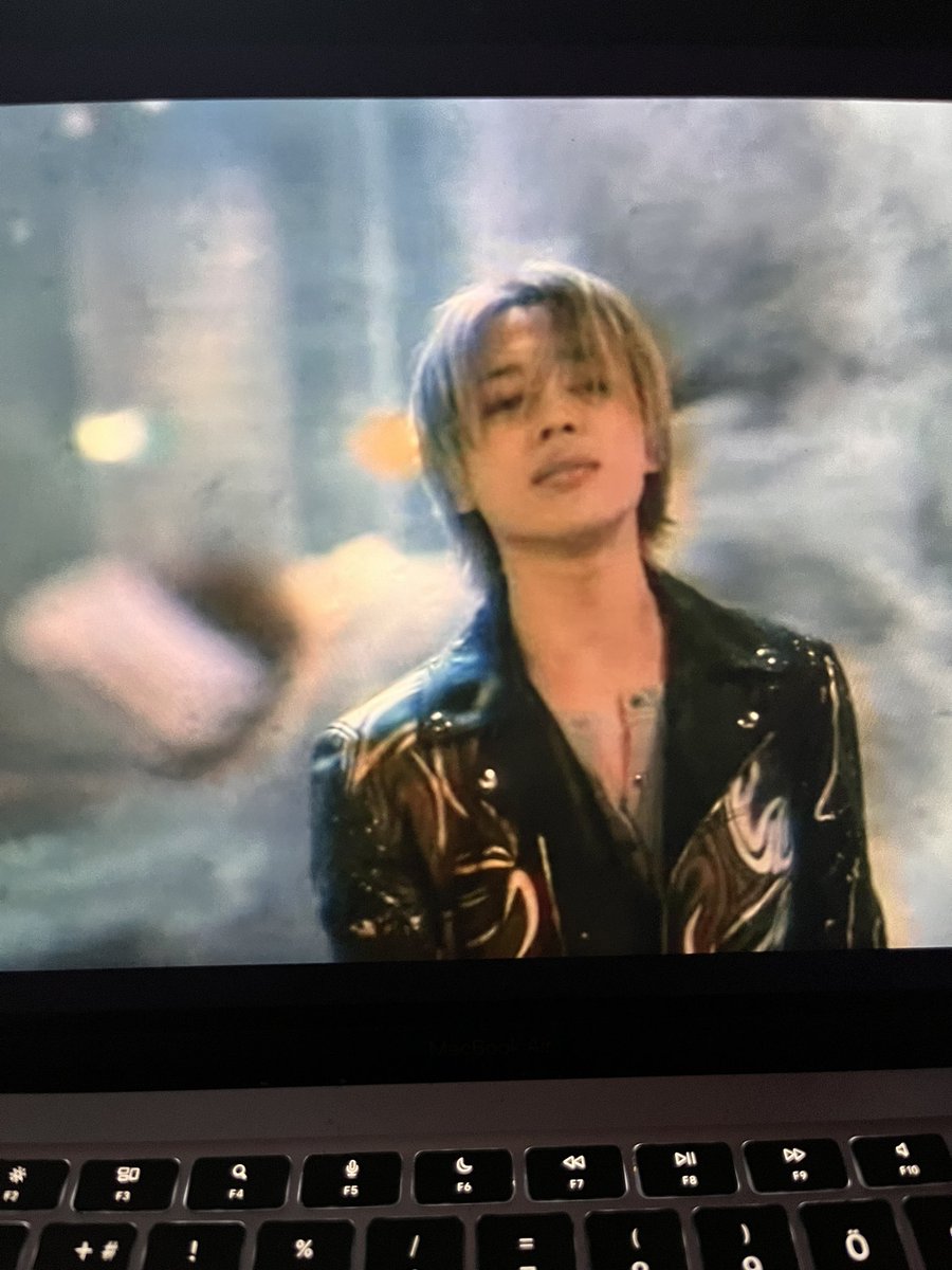 XDorci's tweet photo. Y’ALL I THOUGHT I FELL OUT OF LOVE 

-BUT NO. I’M STILL IN LOVE W JIMIN😭 https://t.co/wzkwLxXm7a