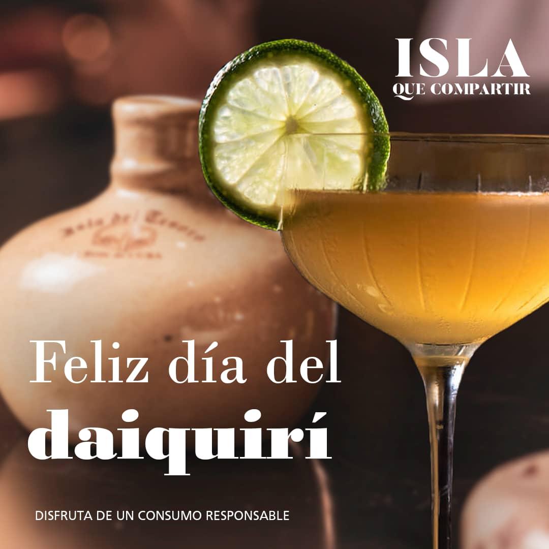 CubaRonSA's tweet photo. Hoy no solo celebramos un clásico cóctel sino también un estilo, una historia y un auténtico sabor. En el Día Internacional del #Daiquirí🇨🇺...¡¡¡Disfrútalo con #Cubay🇨🇺🍹, #RonPerla y #RonIslaDelTesoro!!!
#SiEsCubanoEsCubay
#CubaRonSA
#ElSecretoMejorGuardado
#CubaÚnica👇 https://t.co/K6aOSB89JK