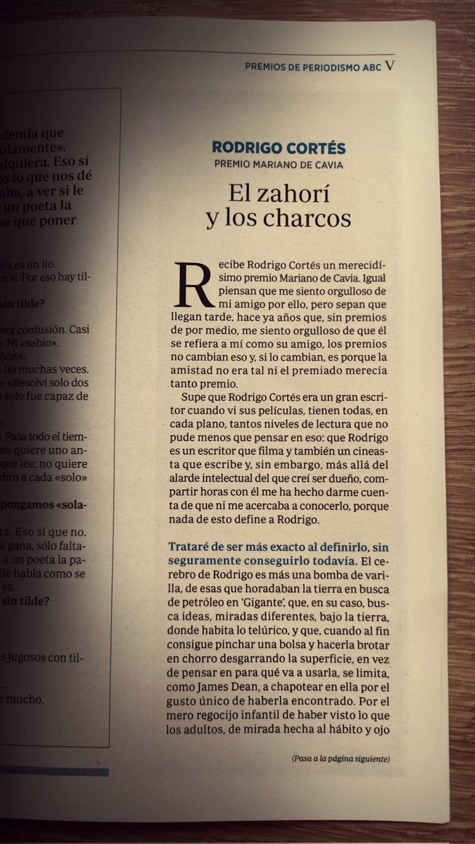 rodrigocortes's tweet photo. Dos consejos: 1. Si vas a ser portada de @abc_es, asegúrate de que sea por algo alegre. 2. Si un amigo te escribe algo bonito en el minidiario de la cena de los #Cavia, intenta que te lo diga antes, para tener preparada la reacción.

Gracias, Juan. (Emoticono de corazón). https://t.co/ztx2KzkX1o