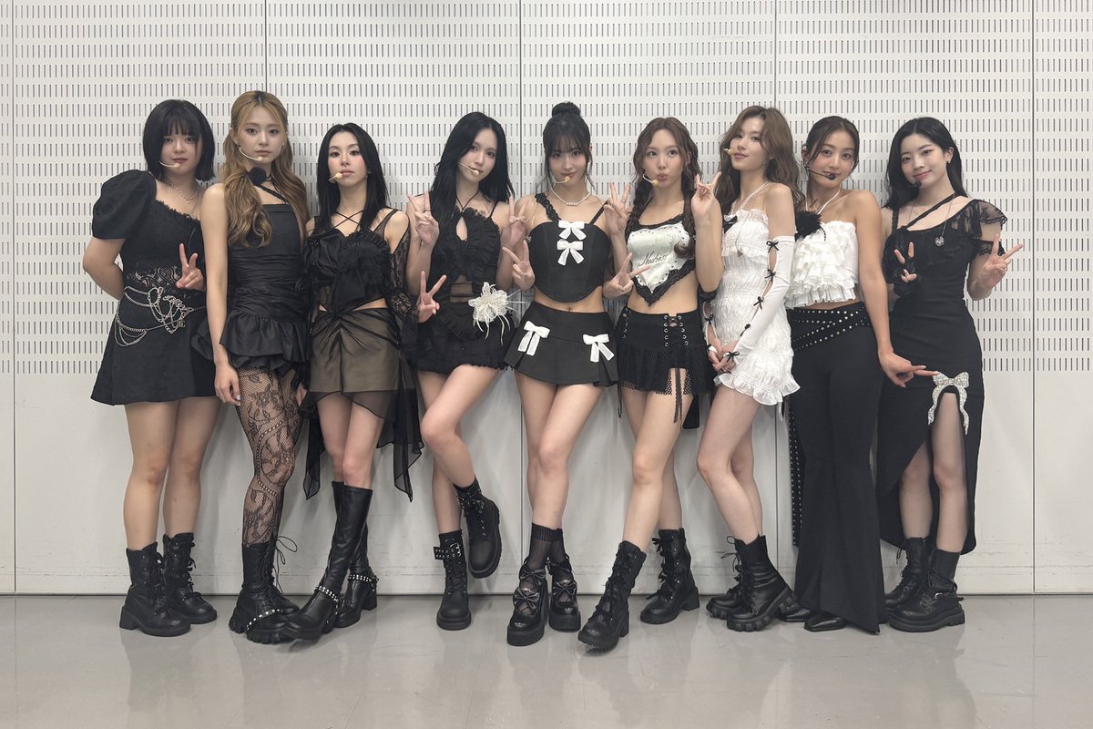 OLTSupport's tweet photo. #TWICE presento 'DIVE' y ',Here I AM' en Music Station 🚉🌹🥹

Dos presentaciones hermosas , buen trabajo , lo hicieron increíble 😭❤️

🚨Entre más interacción (RT y #) muestren al post, ayudará a demostrar que TWICE es tendencia con esto (post relacionados a ésto) 🚨

(95/100) NAYEON X DIVE: https://t.co/FWC5xKh67o

TWICE ON MUSIC STATION
#Mステ待ってたよ #TWICE
@JYPETWICE_JAPAN @JYPETWICE

#TWICE #NAYEON  #JEONGYEON #MOMO #SANA #JIHYO #MINA #DAHYUN #CHAEYOUNG #TZUYU @JYPETWICE