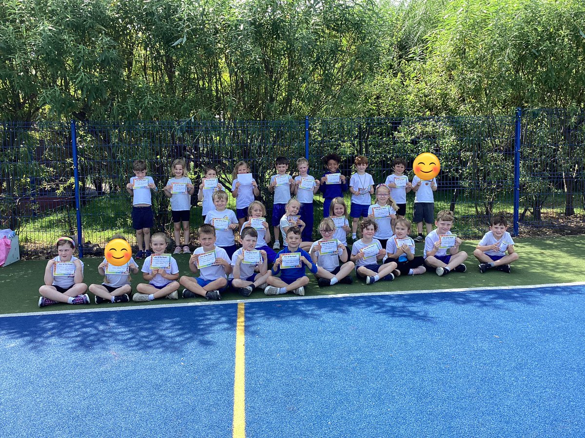 CpsYear1's tweet photo. A wonderful last day for Y1LE. We are all Stars of the Week! 🏆⭐️❤️⭐️🏆We also got to say bye to our lovely friend. Have a fabulous summer and we will see you all in Year 2! ☀️☀️☀️☀️ https://t.co/Ppjoh9EFT0