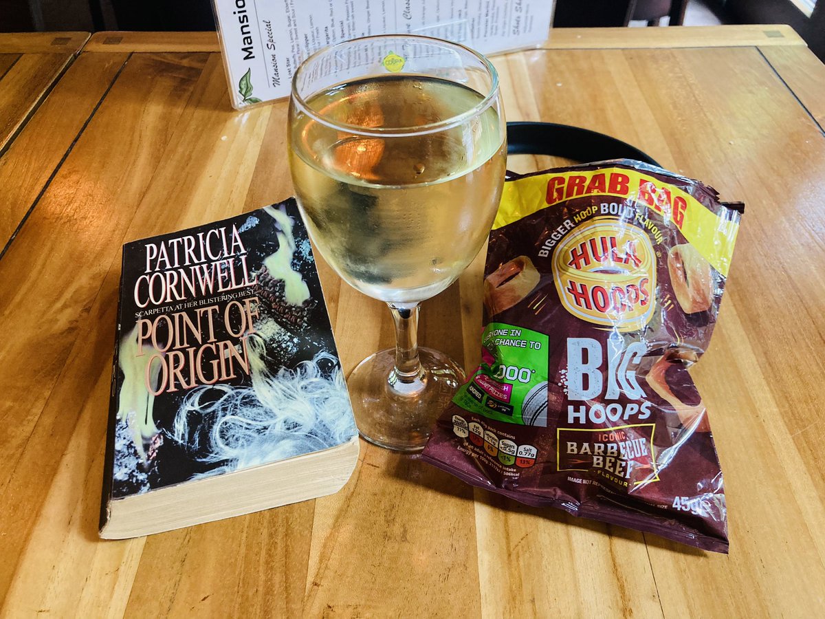 booksandwine76's tweet photo. The devil is in the delicious detail with forensic pathologist Dr Kay Scarpetta. In this one, a mysterious farmhouse and stables fire in Virginia, as her nemesis escapes from psychiatric hospital in a stay-up-reading-until-3am page-turner @1pcornwell #PointOfOrigin https://t.co/bTAhgIHjg0