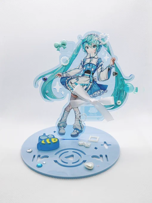 今回は【3つのみ】で、デコアクスタも作ってみました!!キラキラ可愛いがお好きな方にお迎えして頂けたらと思います 