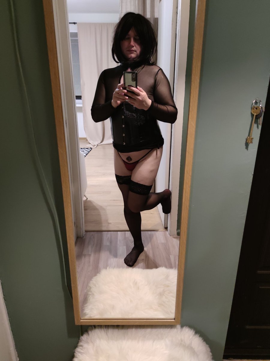 Sissy_SnowBunny tweet media