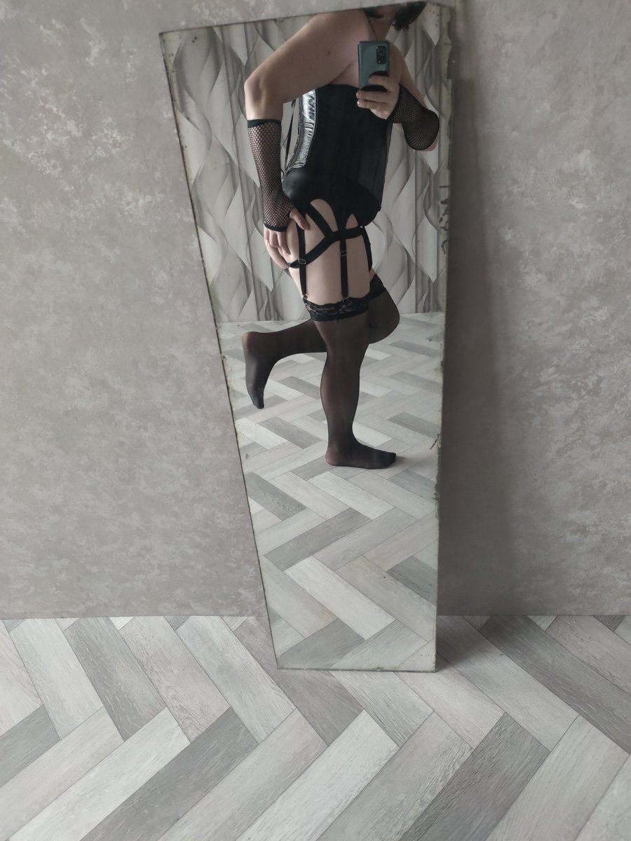 Sissy_SnowBunny tweet media