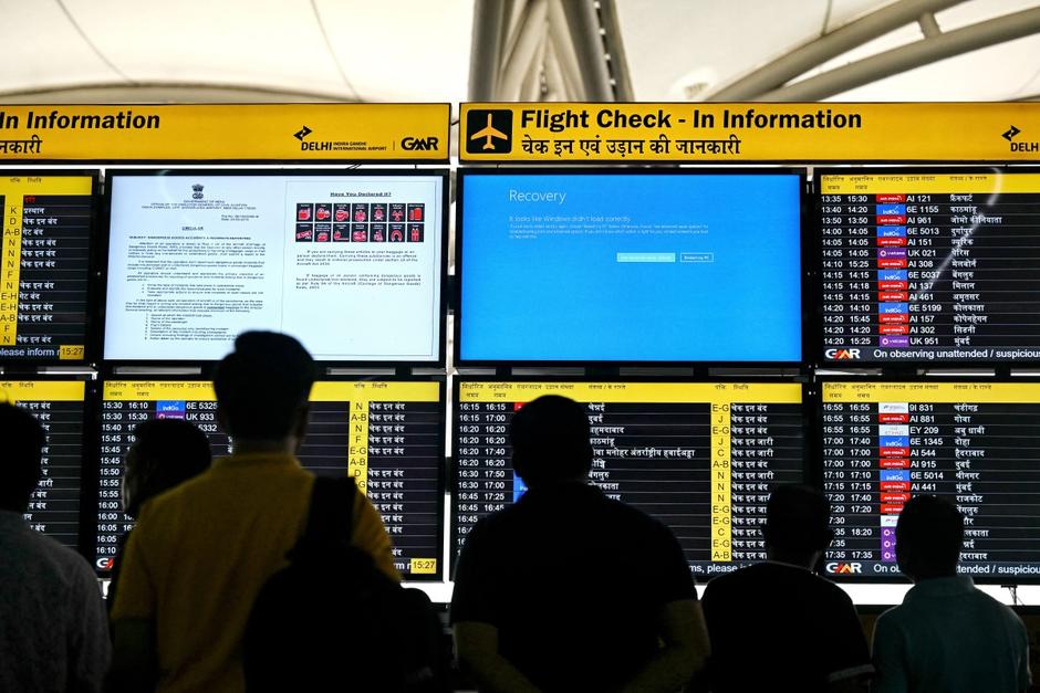 soy_502's tweet photo. 🛜Fallo informático mundial 

Las aerolíneas del mundo enfrentan una grave falla informática que provoca caos en los sistemas de vuelo y reservas 

¿Qué hay detrás de este problema internacional? Descúbrelo aquí ⬇️

https://t.co/5Ja2Kl7BJV https://t.co/mvkFO3Wkzs
