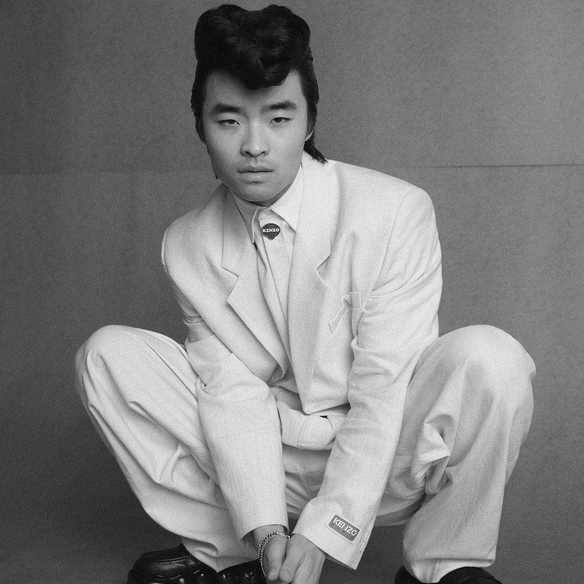 kenzo's tweet image. KENZO SS24 by @nigoldeneye for THE LATERALS. 

Photography : Byron Atienza 

#KENZONIGO #KENZOSS24