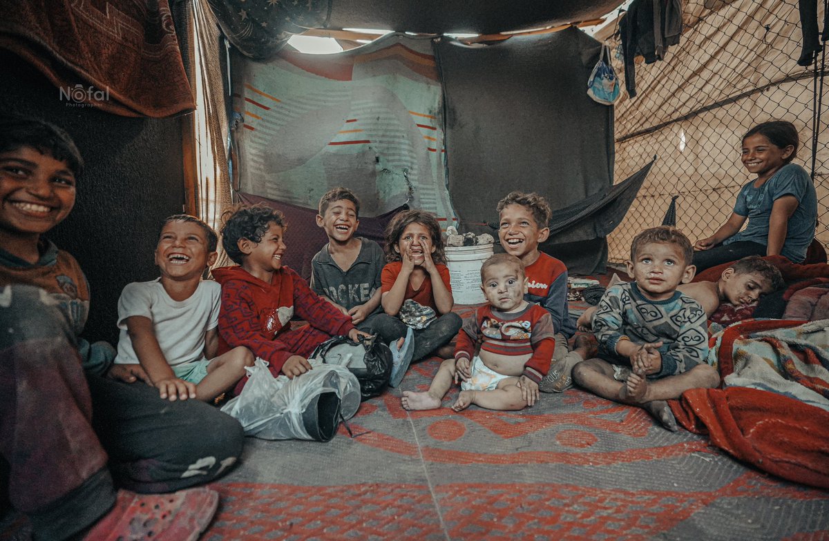 Nofal_i's tweet photo. I always see the children and the miserable life that happened to them but yet they smile and I feel love with the smile
Photo by @Nofal_i https://t.co/VM6LGEXNOK