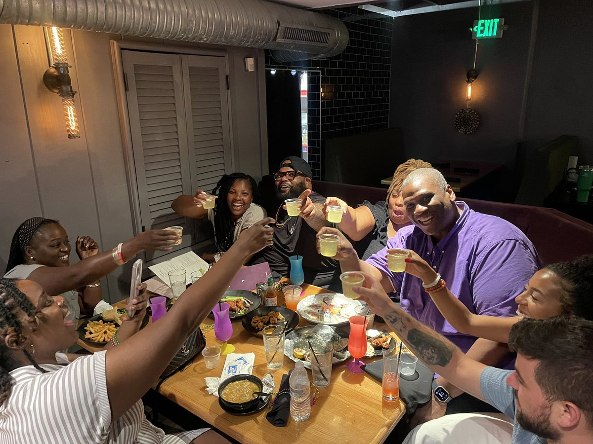 alexia_gabb's tweet photo. Joined a random table in Baltimore because everyone was from Chicago 🤣🤞🏽 https://t.co/hD5MQTYTSd