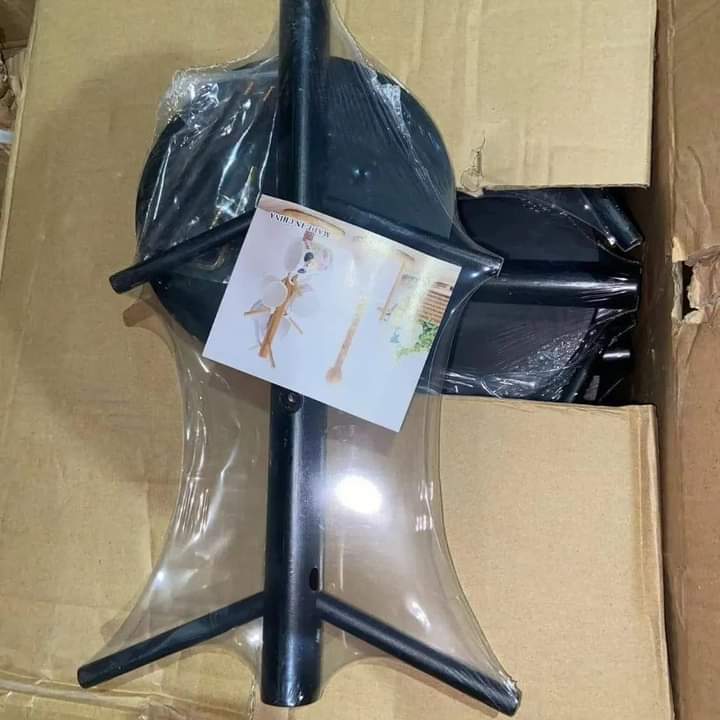 estyessentials's tweet photo. @_DammyB_ @toluwalope__ @Toluwaniodukoya @Feyisparkles @Fel_Steve @ms_juwwie @hannytalker @iamadunniade High quality mug stand.

very strong.
durable
affordable 

9,500. https://t.co/snzCjhk1HW