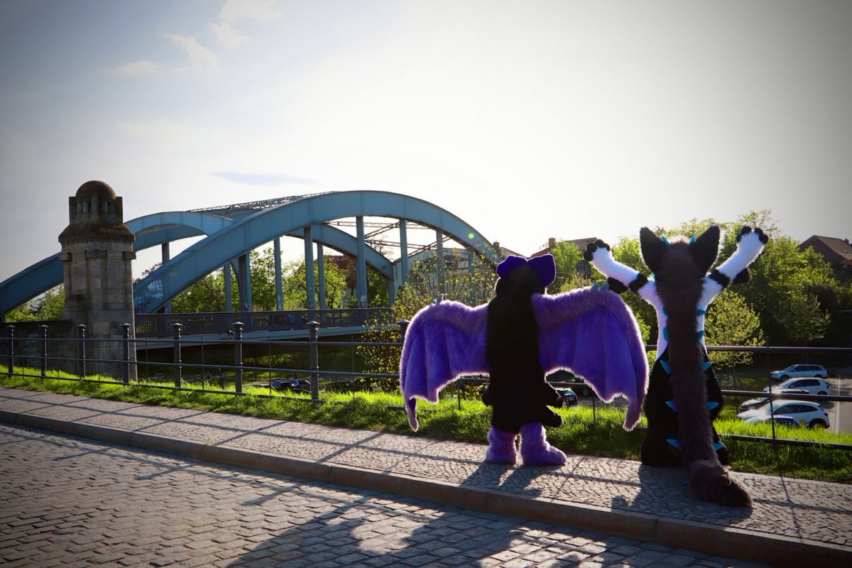 I wish you a very cuddable FRIDAY and an awsome start into the weekend! 🥰
.
.
.
#furry #fursuit #furries #furryfandom #fursuits #fursuiter #fursuiters #suitwalk #fursuiting #snep #snowleopard #bat #batfurry #batfursuit #wings #pokemon #pokesuit #pokemonfursuit #noibat