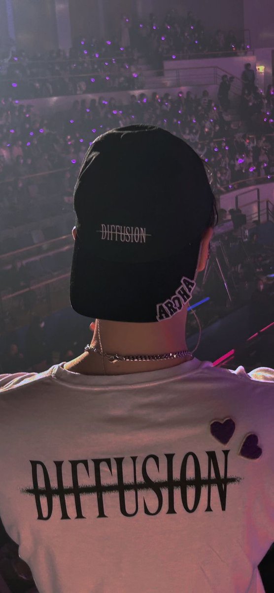 astroaroha928's tweet photo. Ok Arohas, I’m going to Bangkok in Oct, any MoonBin things I need to check out while I’m there? https://t.co/8vqoDJMESZ
