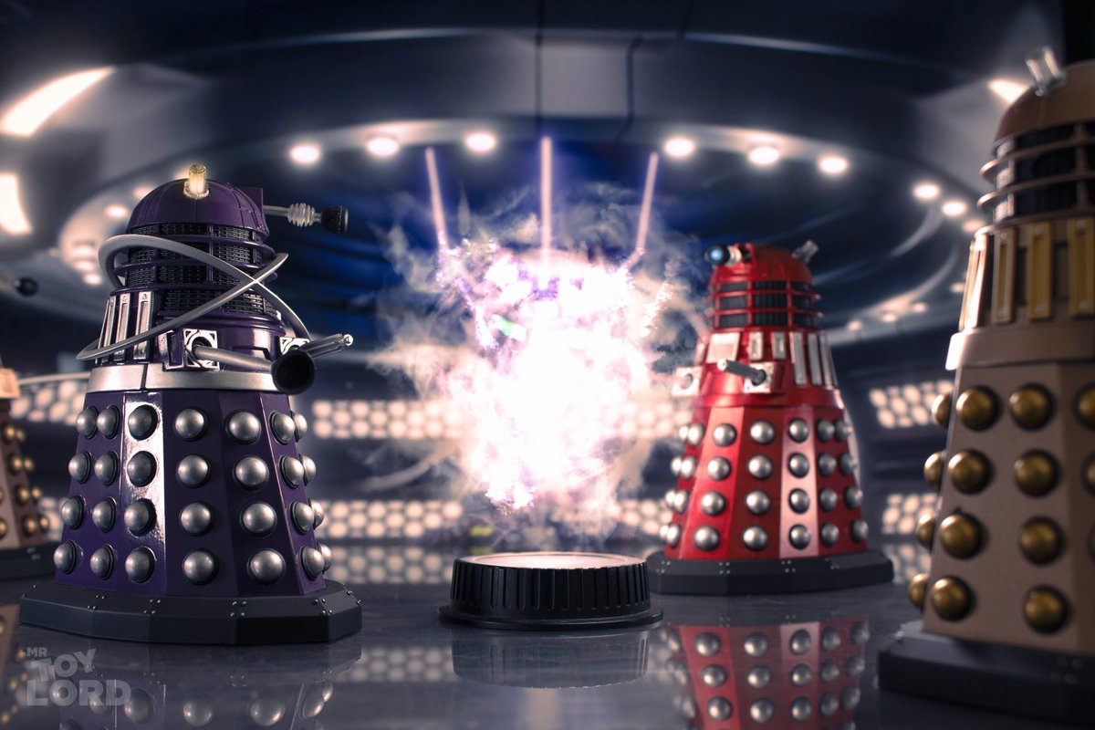 MrToyLord's tweet photo. “UNIDENTIFIED LIFEFORM DETECTED WITHIN THE TIME VORTEX!”
—
A digirama with my custom Dalek Time Controller and Dalek Scientist.

#Daleks #DalekTimeController #Sutekh #DoctorWho #ToyPhotography #Canon90D #CharacterOptions #MrToyLord https://t.co/bqAgBRXOq8
