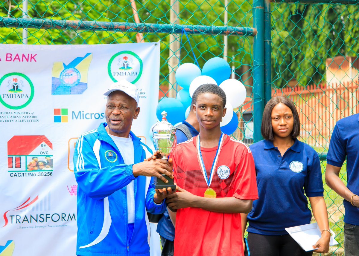 jm9foundation's tweet photo. MOTHERS WELFARE GROUP ARE JM9 CHAMPIONS 🥇🏆.
👉  Awarded by Permanent Secretary, MHA

Go harder next year!🙏
📍#socialinclusioncompetition2024 

#SocialInclusionCup2024 #JM9FootballFoundation #Champions #EmpoweringOrphans #equalityforall #socialintegration https://t.co/VxC5jh39oa