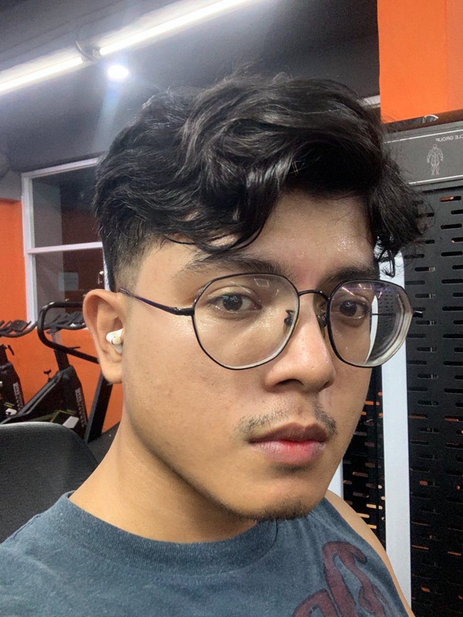 Adikaguna's tweet photo. Abis pocong rambut yach https://t.co/EMl1mJ40WP