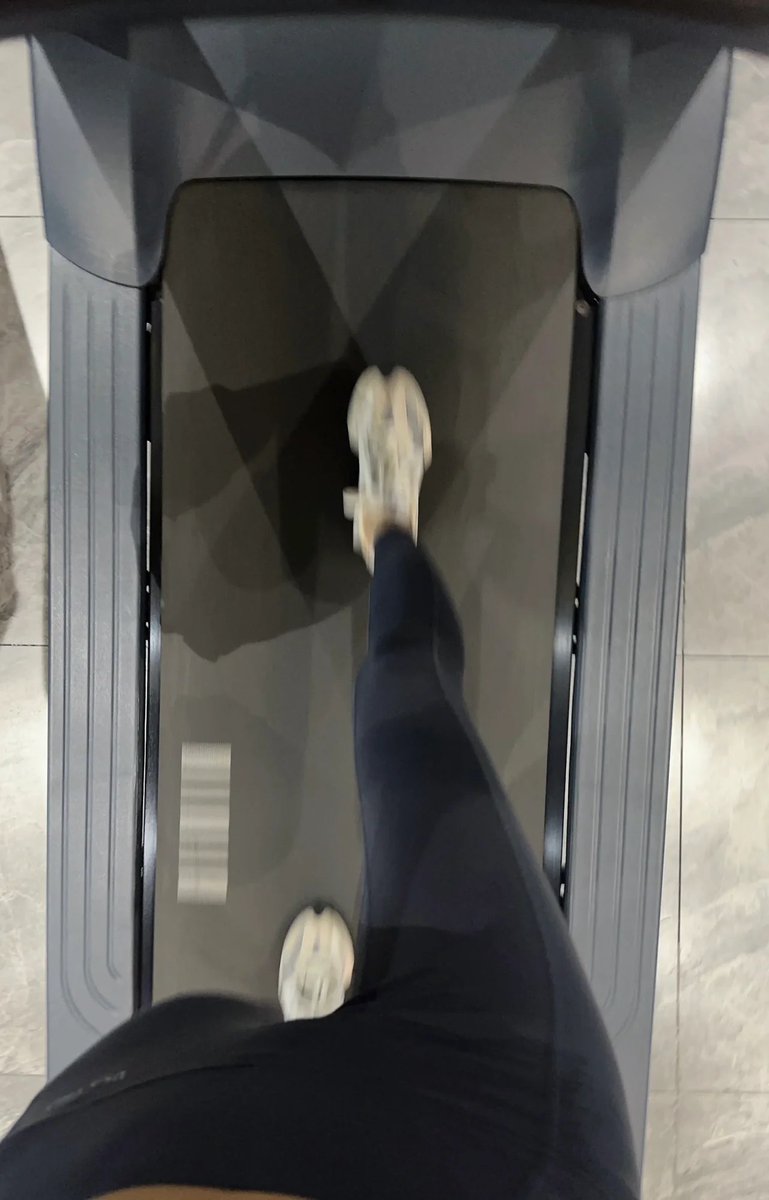 Amanda70681694's tweet photo. I feel like I have gained weight during these days, lol. I think I need to reduce weight  😆 https://t.co/RPQajySVeE