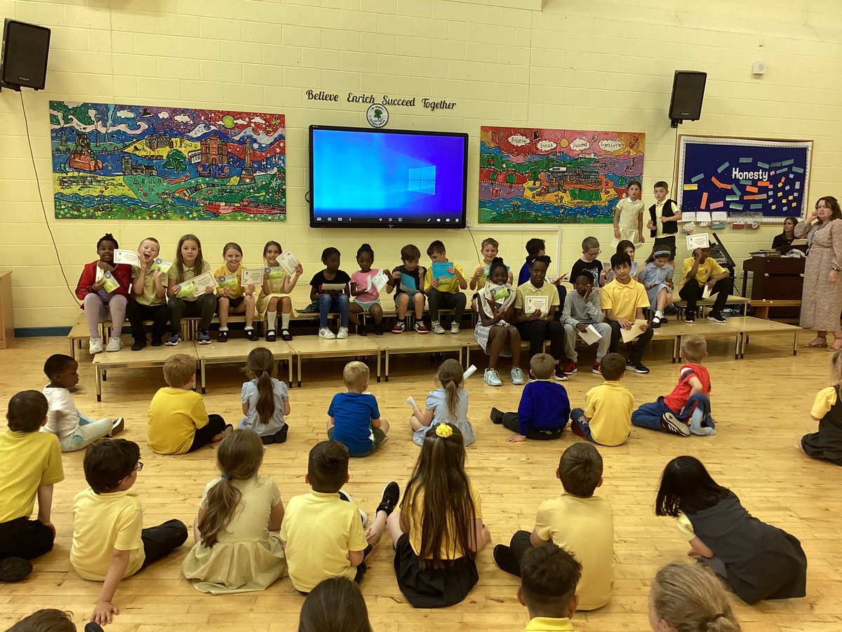 IlltydS's tweet photo. Well done to our stars of the week and our attendance winners this year. #BEST https://t.co/1hY2cItdFM