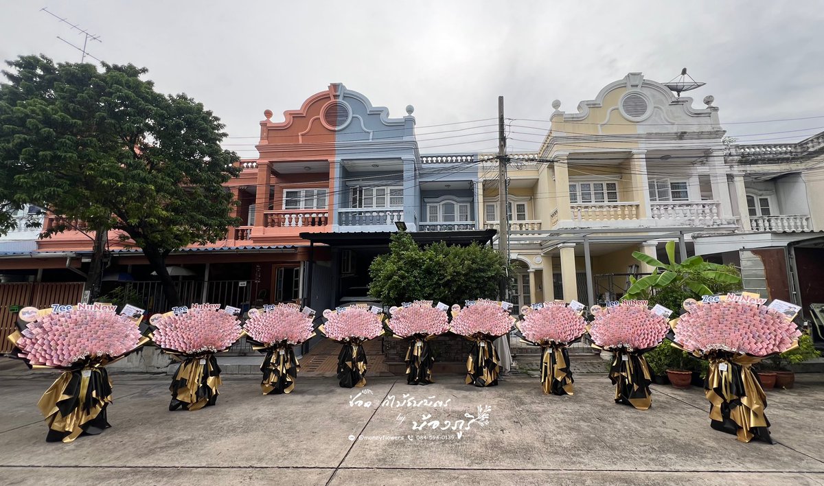 purimoneyflower's tweet photo. 🙏Thank you very much. Fans. @zee_pruk CwrNew ❤️ For trusting us to create this special gift. Give it to your significant other.
#moneyflower #moneybouquet #Moneycake #floweranniversary
#ZeePruk #NuNew
#ข้ามฟ้าเคียงเธอ2024
#ข้ามฟ้าเคียงเธอSeries
#TheNextPrince #ZeeNuNew https://t.co/KiyoU52ZLt