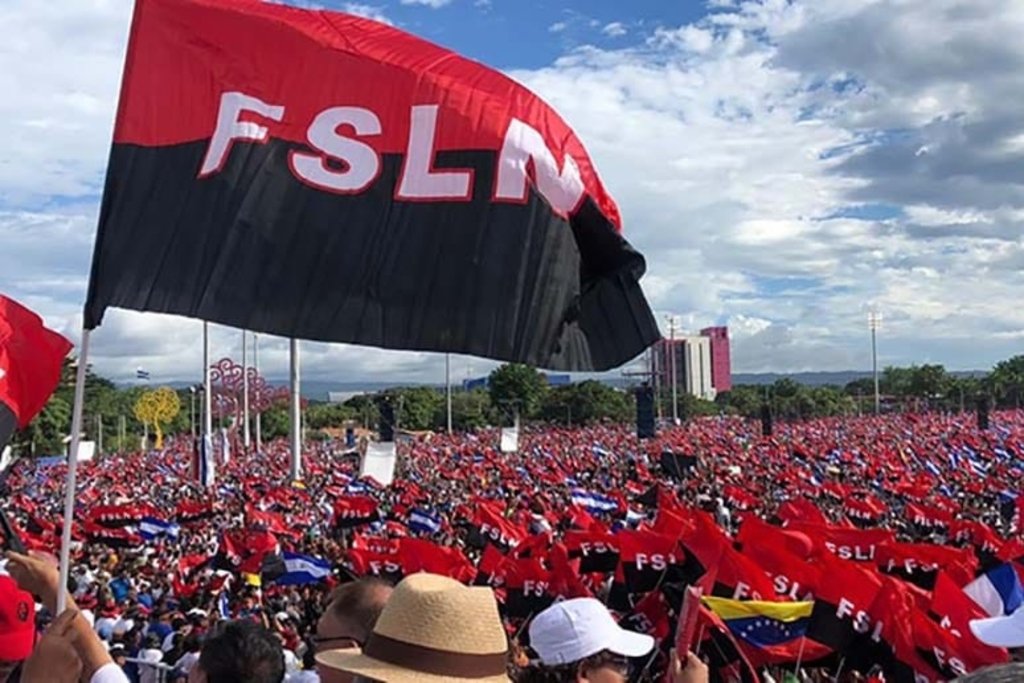 Felicitamos al Gobierno de Unidad y Reconciliación Nacional de #Nicaragua, bajo el liderazgo del Comandante Daniel Ortega y Rosario Murillo, en el 45 Aniversario del Triunfo de la Revolución Sandinista.

Reiteramos la solidaridad y apoyo irrestricto de #Cuba a ese hermano país.