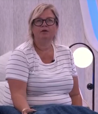 rbbq's tweet photo. Things You "Need To Know" - Premiere Night 2 / Day 3 #BB26 
1. Quinn=upgrade, Cedric=downgrade
2. Angela=HoH, no noms 
3. 4 Noms a week (AI Arena?)
4. Lisa/Kenney/Kimo discussed as noms
5. Angela and Joseph's 9 Person Group Plan: Joseph/Angela/Chelsea/Leah/Cam/Rubina/Cedric/Quinn/Brooklyn
6. Makensy spirals, wants Angela out.
7. Matt word vomits his F2/F3s. Says Tucker asked him for a F2
8. Brooklyn/Angela formed a F2 before feeds started