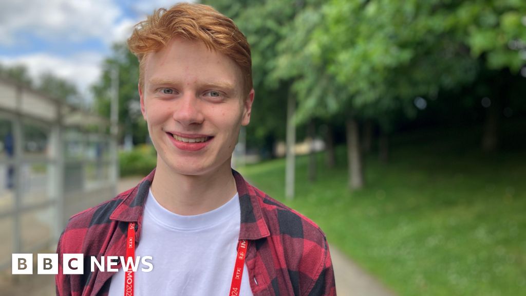ALLTHESWNEWS's tweet photo. 'Exciting' maths competition held in Somerset https://t.co/avzimDvooX https://t.co/nFtotNVbph