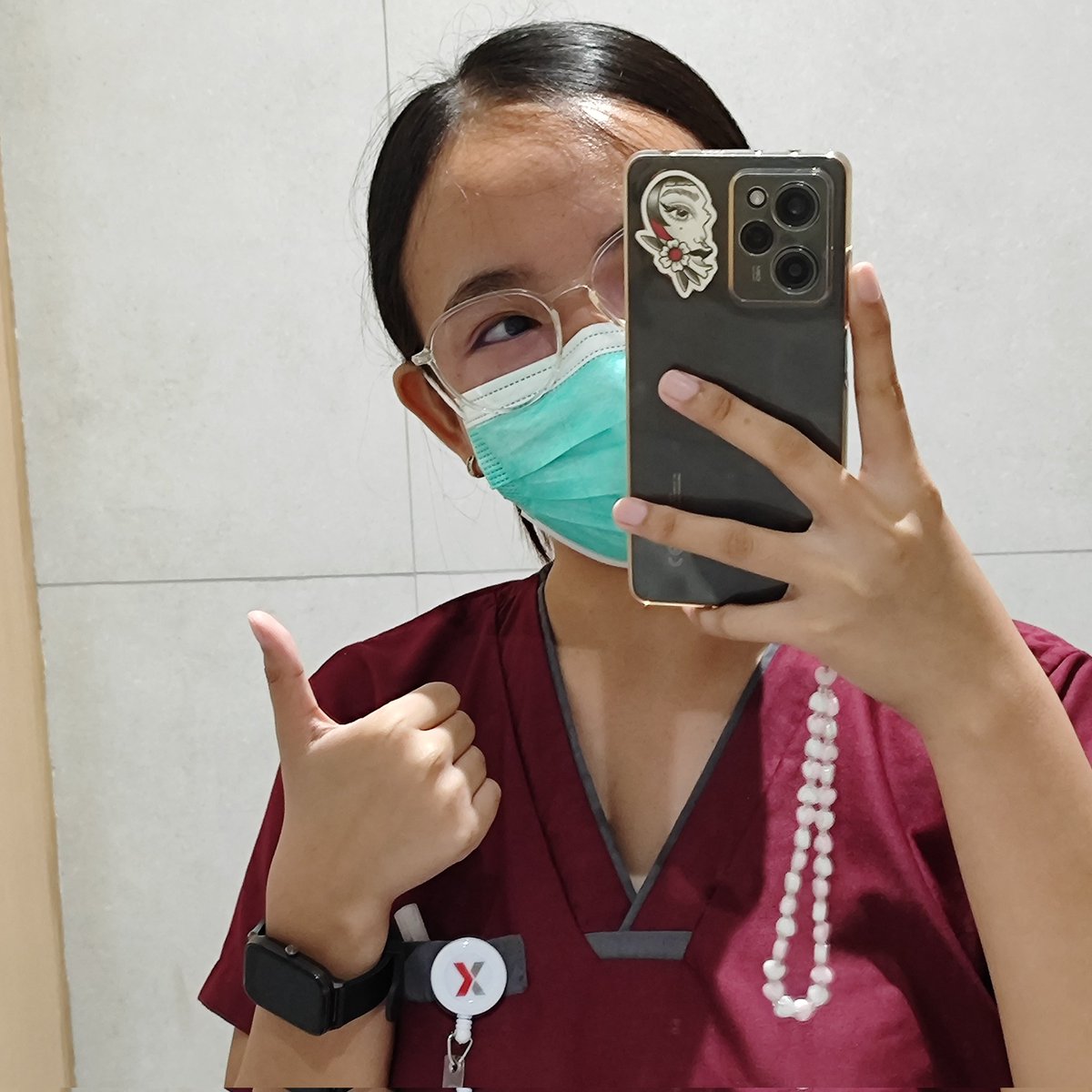 yayy, 1st monthsary as a working girlie 🥳 

ft. my mandatory 👍🏻 pose