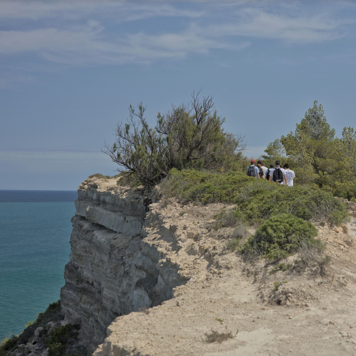 🚀 Amazing team seminar day last Tuesday in beautiful Leucate! 🌊 We celebrated 9 incredible years of Bleemeo with a delicious lunch followed by a scenic hike by the sea. Great moments, fantastic views, and a wonderful team.Cheers to many more years of success! 🎉🥂 #TeamBuilding