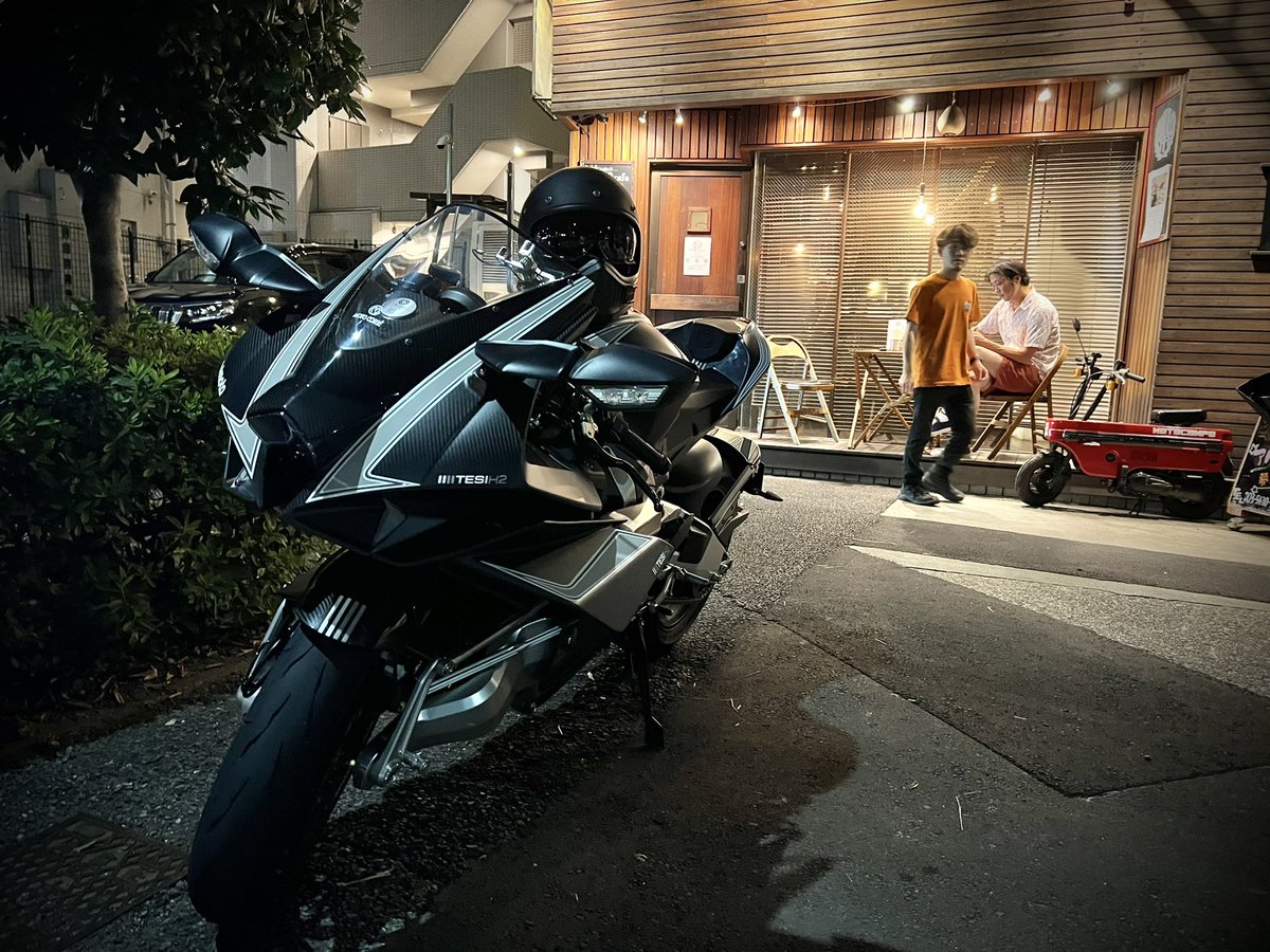 shinyomag's tweet photo. アントンを囲む会 in ユナカフェ
#D3K https://t.co/1X6coO9G4A