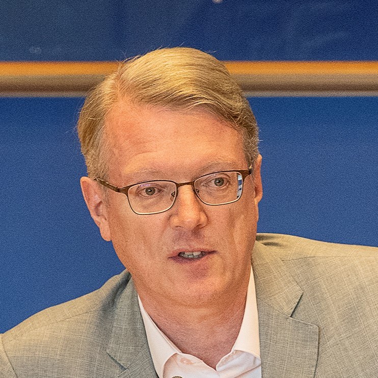 Join guest speaker, Adrian Joyce, Secretary General at Efficient Buildings Europe as he discusses the best strategies to decarbonize the European building stock. More in our webinar: 👉🏻 signify.co/3LuHiOf #Sustainability #RenovationRevolution #NetZero #Signify