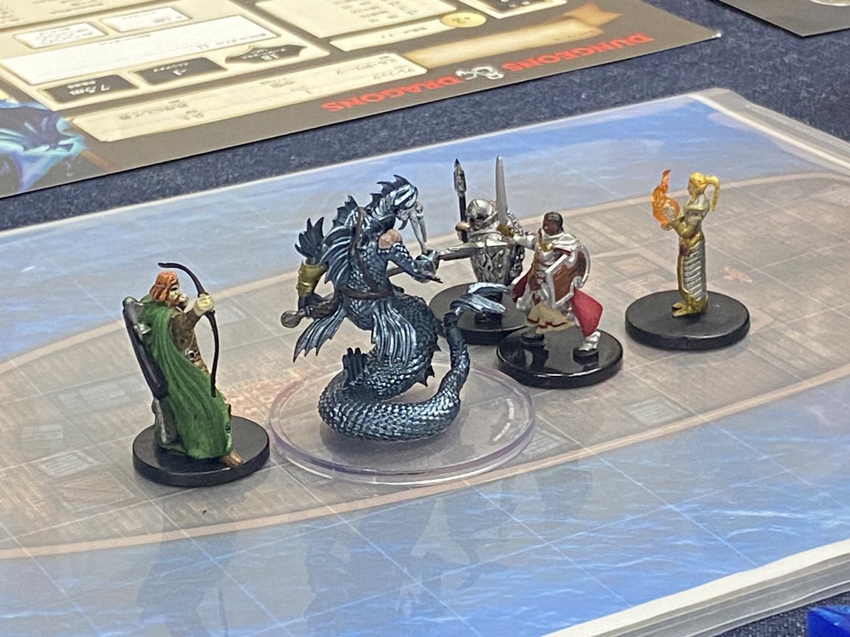 koma_komanotoki's tweet image. D&amp;amp;D Learn-To-Play体験会

初心者さま大歓迎！
ストームレック島の話などもしながらD&amp;amp;Dの世界を楽しみませんか？

ご予約頂けたら平日でも土日でも開催しますーʕ•ᴥ•ʔ

 #駒の時間  #Learntoplay  #dndj  #DnDLT