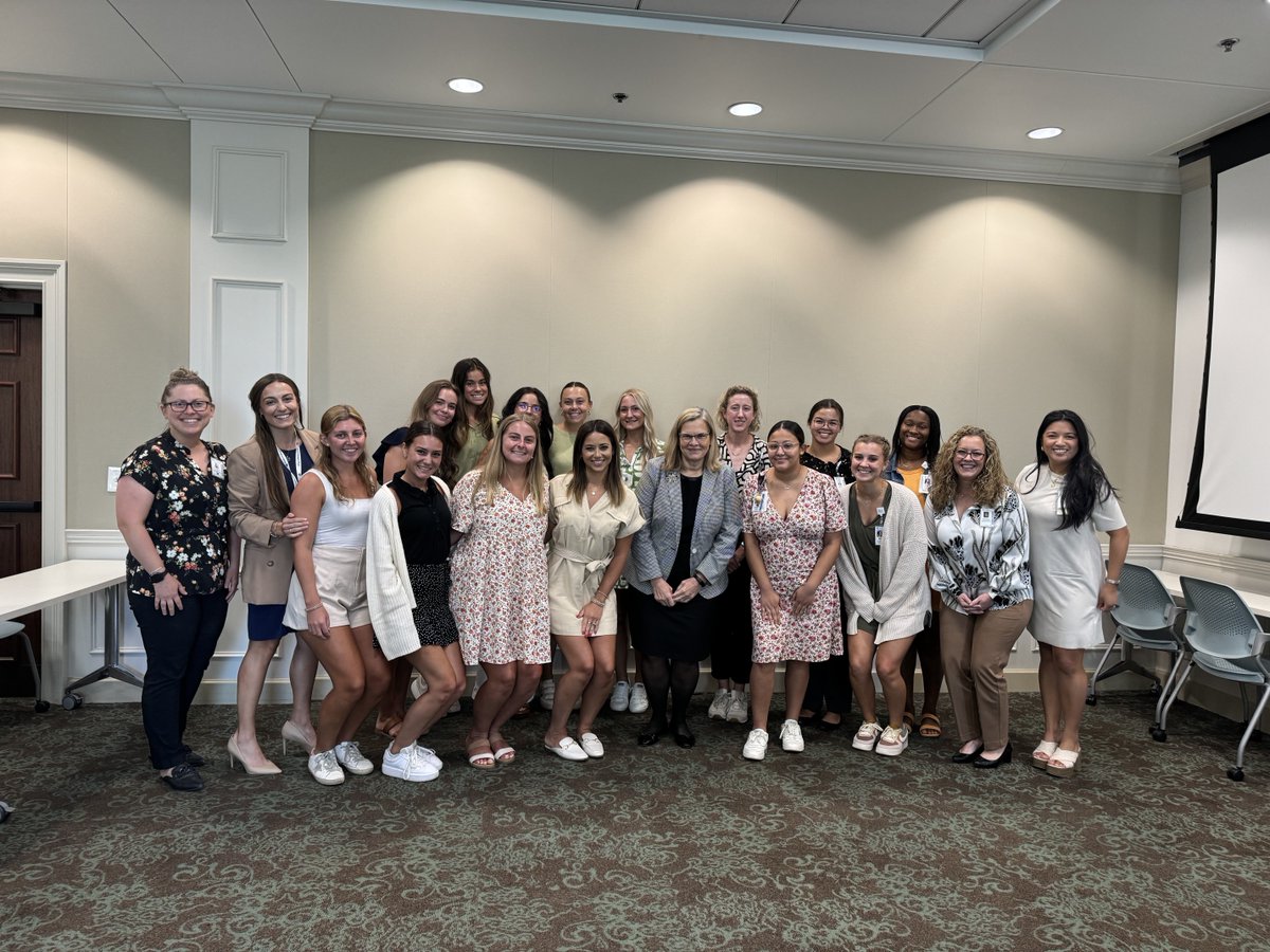 MUSCNursing's tweet photo. Our students and faculty recently had the pleasure of having lunch with Dr. Regina Cunningham, CEO of @PennMedicine. Dr. Cunningham shared her inspiring journey and unique experiences as a nurse CEO, offering invaluable insights into leadership. #MUSCNursing #CONStrong https://t.co/LNeSMtuJH3