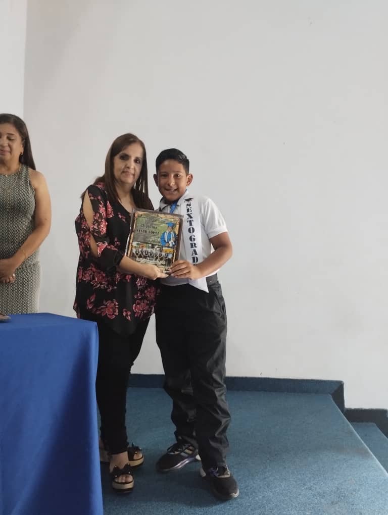 El pasado martes 16 de julio se efectuó la misa de acción de gracias y el acto de grado de la promoción N-54 de nuestros graduados de 6to grado, quien lleva por epónimo"09 de Diciembre de 2024 Bicentenario de la Batalla  de Ayacucho" <a href="/MPPEU_Ve/">MPPEU_Ve</a> <a href="/Berzabethg1/">Berzabethgandicaoficial</a> <a href="/NicolasMaduro/">Nicolás Maduro</a>