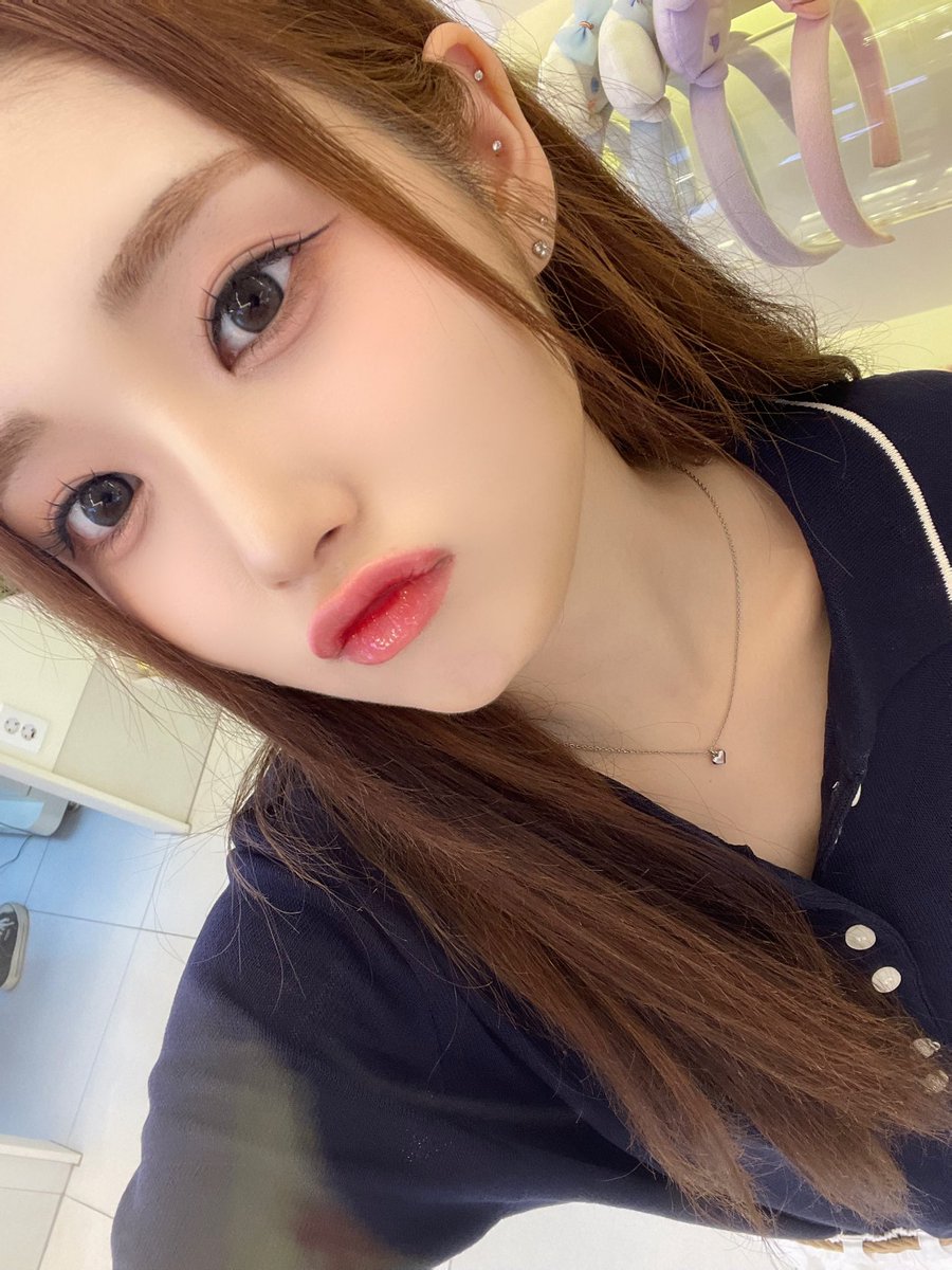 SumireBR's tweet photo. [#미레 🐶] 
Trues, tenham um fim de semana feliz! ~✨

#트라이비 #TRI_BE #MiRe https://t.co/BzB9bbwE5Z