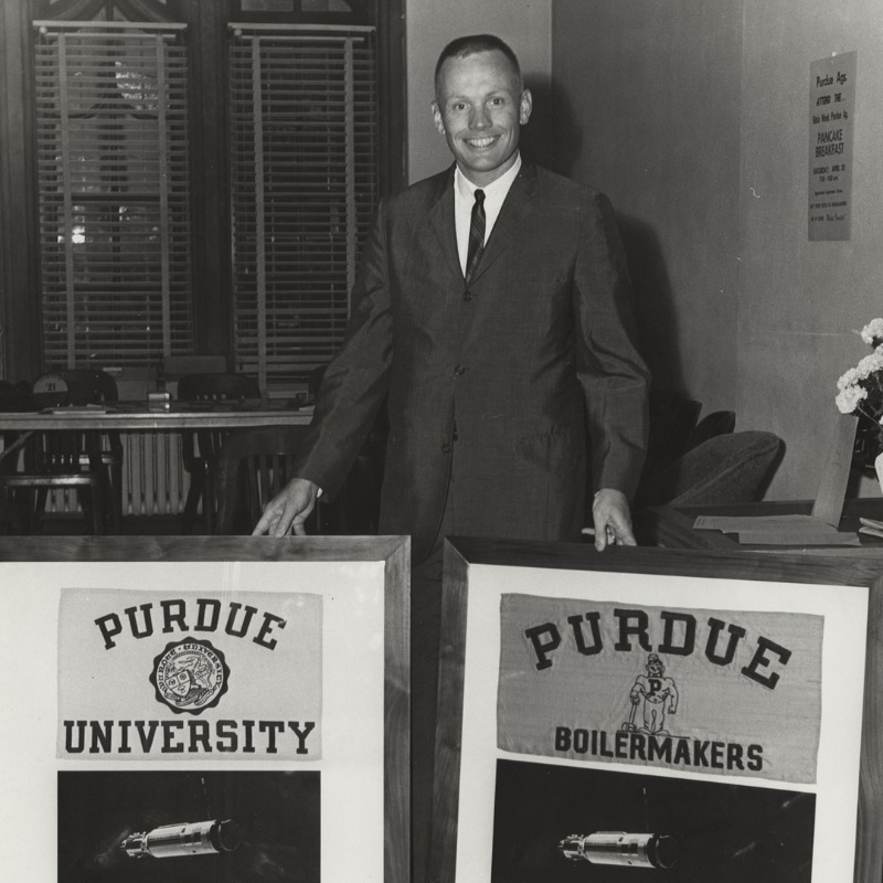 LifeAtPurdue's tweet photo. “That’s one small step for a man, one giant leap for mankind.” 🚀 

@PurdueAeroAstro alumnus Neil Armstrong became the first person to set foot on the moon on July 20, 1969. 🌕 

See more of the Apollo 11 mission and learn about Armstrong’s legacy at #Purdue. ⬇️