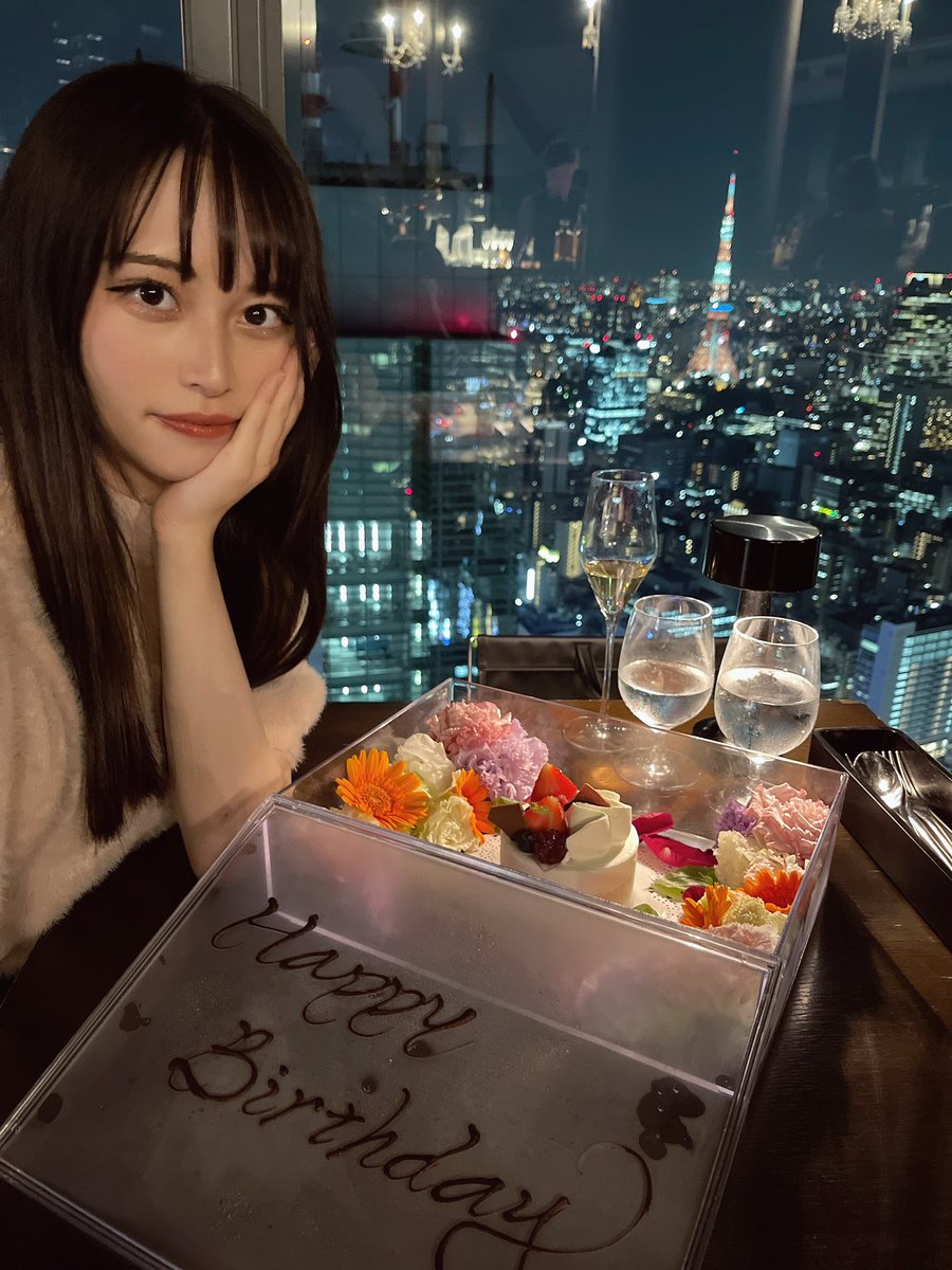 Fuukadayo_'s tweet photo. こんばんは🌙
雨宮フウカです！今日で22歳になりました🎂✨学生生活最後ということもありより充実した日々を過ごしたいと思います💕
大学4年なので時間もたくさんあり日程も合わせられるのでデートのお誘いしていただけると嬉しいです(^^)お待ちしております🙌
#HappyBirthday #レンタル彼女 #レンカノ https://t.co/LMoEAS8RUl