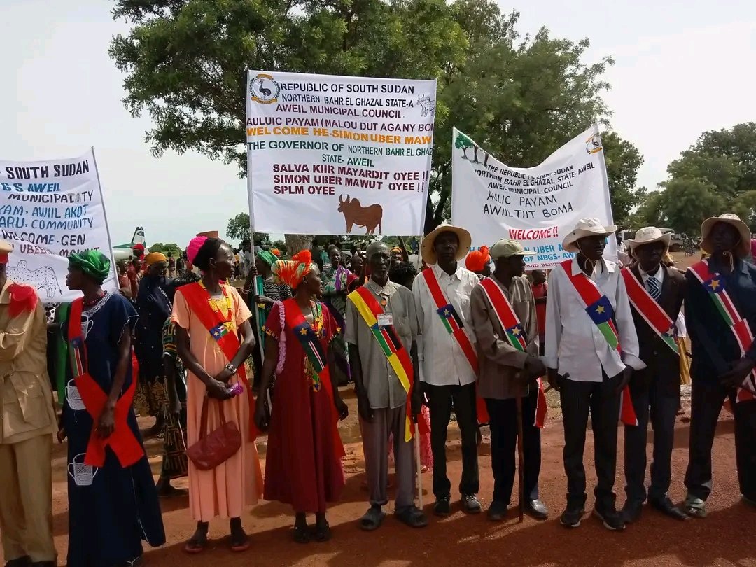 DanielGarang9's tweet photo. Aweil always gets things right.👌

You can complain about 35% affirmative action elsewhere, but not here. In Aweil, 4 out of 11 chiefs in the pictures below are women.

At the airport during the welcoming of the new governor, Simon Uber Mawut. ✍️ #SSOX
📸@akolyam91fm https://t.co/3EgWE6Zznz