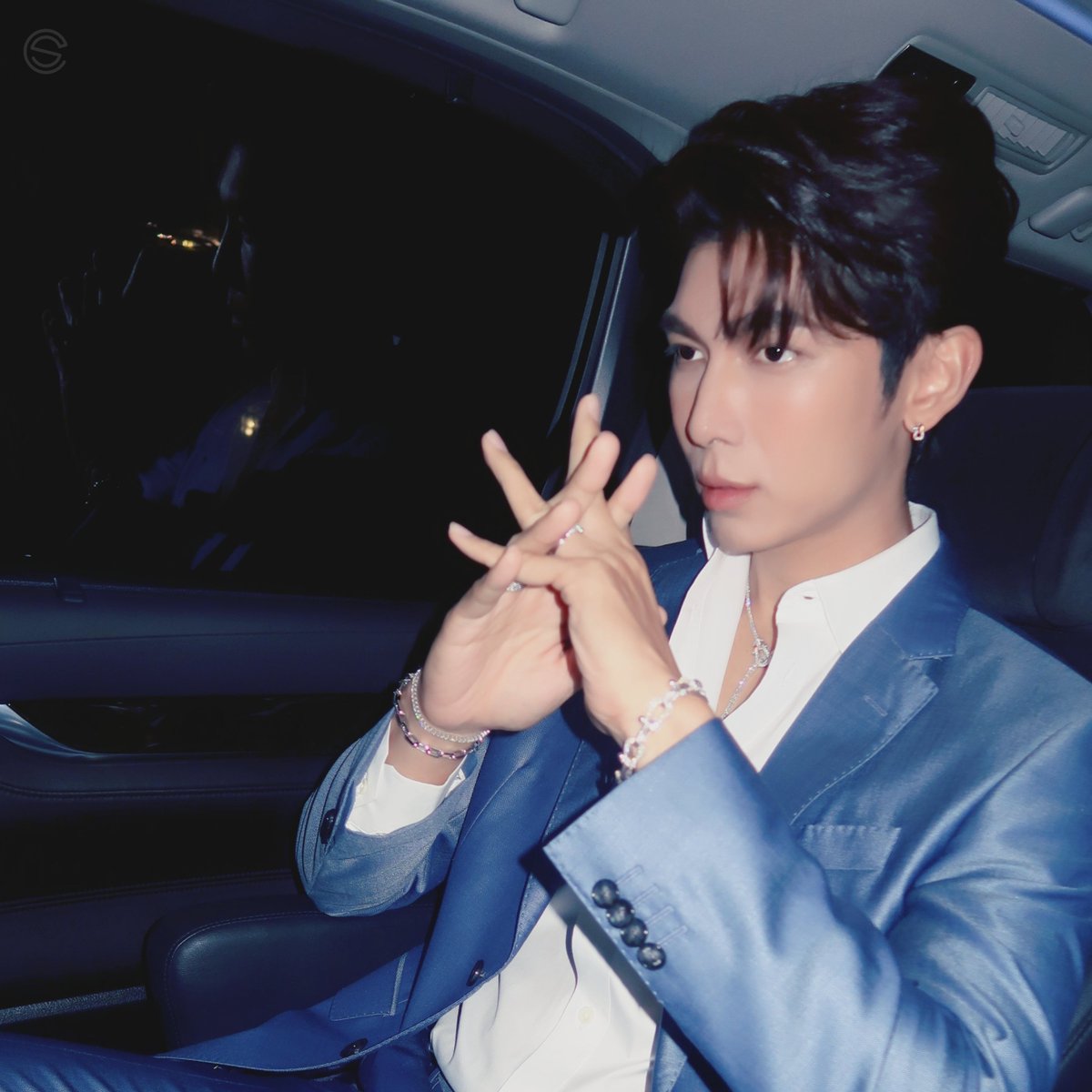 SolSkipperCo's tweet photo. ขอบคุณทุกรอยยิ้ม และกำลังใจที่มอบให้กัน รักนะครับ 🤍💎✨️

MEW IN FRED SEIBU

@MSuppasit 
#FREDMALAYSIAxMEW 
#FREDTheSunshineJeweler 
#FREDParis 
#MewSuppasit https://t.co/eCa222JF3i