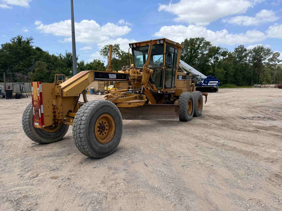 MicoEquipment's tweet photo. 𝟏𝟗𝟗𝟓 𝐂𝐀𝐓 𝟏𝟔𝟎𝐇 - 𝐌𝐎𝐓𝐎𝐑 𝐆𝐑𝐀𝐃𝐄𝐑
𝐘𝐞𝐚𝐫: 1995
𝐇𝐨𝐮𝐫𝐬: 14,529
𝐃𝐞𝐬𝐜𝐫𝐢𝐩𝐭𝐢𝐨𝐧: Enclosed ROPS, Cold AC, Rear Multi-Shank Ripper, Push Block, Differential Lock, Tandem Drive, Lighting.
𝐄𝐦𝐚𝐢𝐥: sales@micoequipment.com
𝐖𝐞𝐛: https://t.co/zkpJYxvcSv https://t.co/buMyxxxQJC