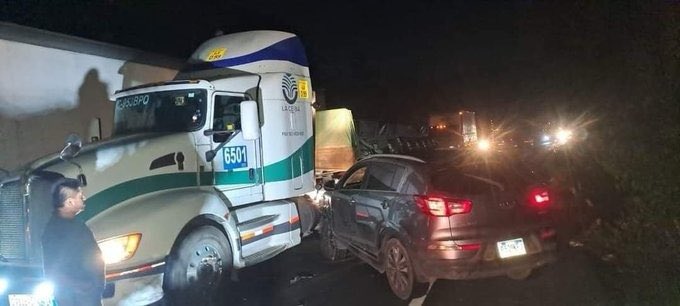 21Siglogt's tweet photo. 🚨 #Madrugada 

Un accidente se registró en la ruta nacional 14, jurisdicción de Pastores, Sacatepéquez. https://t.co/I1lQWNlFzC