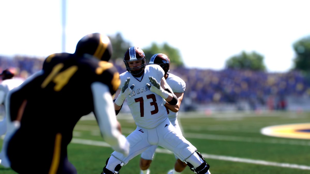 UW-La Crosse Football (@uwleaglefb) on Twitter photo We’re in the game 🫡🦅🏈
#TheExperience #d3fb We’re in the game 🫡🦅🏈
#TheExperience #d3fb